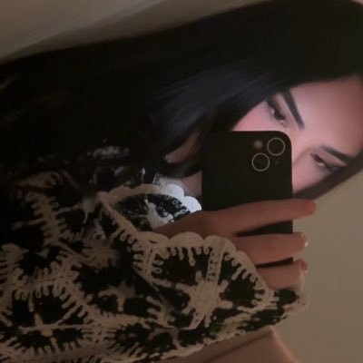 zzzeeeeessss's profile picture. Zeynep isminin en yaygın olan anlamı "Babasının süsü" dür.