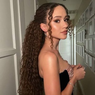 docemmya's profile picture. 