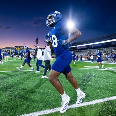 AmariWilsonn's profile picture. Class of 25’ DL 226 6’3 https://t.co/CRg2AJPnsF