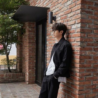 MrXanderious's profile picture. 240812 8203: Killian Edgar Xanderious, Prioritizing evidence-based and empathetic care as a healer at St. Mungo's.