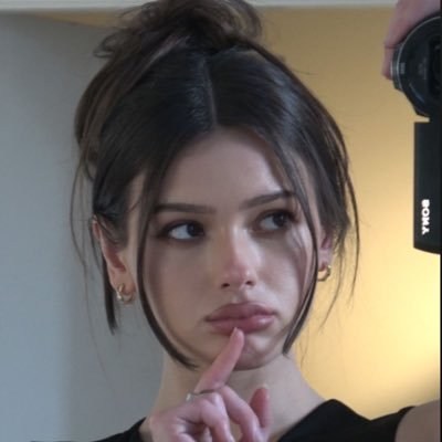 gllwydeer's profile picture. ⠀ ⠀ ⠀ ⠀ 𝟎𝟏. 𝓉𝖺𝗅𝗄 𝗍𝗈 𝗆𝖾 𝒾𝗇 𝗌𝗈𝓃𝗀𝗌 𝖺𝗇𝖽 𝓅𝗈𝖾𝗆𝗌. εν.