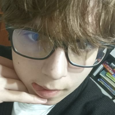 z_pluta's profile picture. How do I change my @ 😔

16 😛

🇨🇿