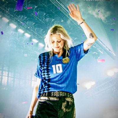 candelamustdie's profile picture. fundamentalista de emily armstrong