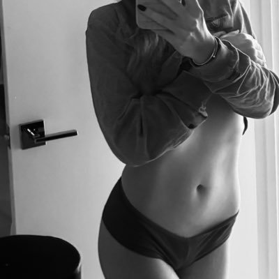 afterhrszoe's profile picture. alter ego