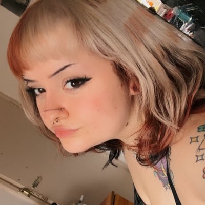 badxmachine's profile picture. 