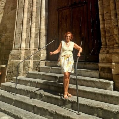 sefelizsoisso's profile picture. Não adianta ter aparência sem essência. Only people who aren't happy with themselves are mean to others. Happy people don't go around trying to hurt others.