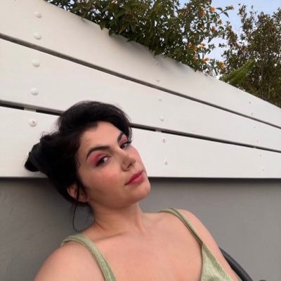 VClairebryde's profile picture. 