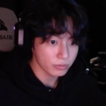 btzsjk's profile picture. eu quando sou a primeira taekook utted do mundo.