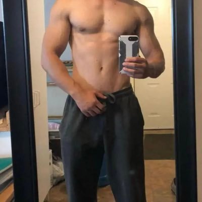 fitozhang's profile picture. 