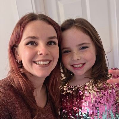 Nadz0511's profile picture. 34. CSW at LTHT.  Ψ grad.

❤️ Lyra ❤️ @Sammisamassa ❤️

@Muse 🎸 @Disney 👑 Cats 😺
Food 🥘 Cocktails 🍹 Walks ⛰

Views my own.