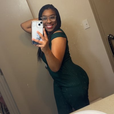 Eblovesyoutoo's profile picture. A pimp not a simp