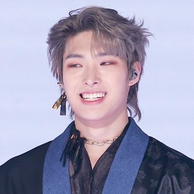 Vazyvngii's profile picture. Just another fic writer / 25 / writ!ny / 🌗 Enthusiast / 🔞NSFVV MDNI / No age in bio = block/