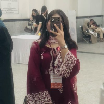 urvaaahhh's profile picture. delusional // 🩺'28