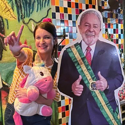 Kah_Twi's profile picture. Aqui eu reclamo da vida e falo sobre BTS 💜ARMY