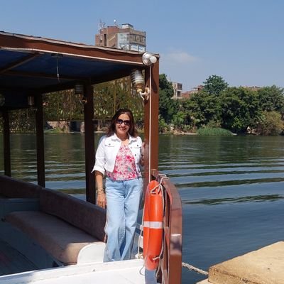 zozohosny606's profile picture. هالبس نضارتي 😎واسمع مزيكتي🎵 وهاعيش بطريقتي💃 ولو عكس الناس😝
subscribe هنا 👈  https://t.co/ZSVoeKhDdu