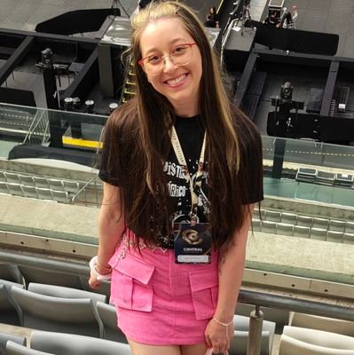 lais_estivalet's profile picture. Meu destino, minha luz @luansantana ❤️ @todasasluzes 🌠