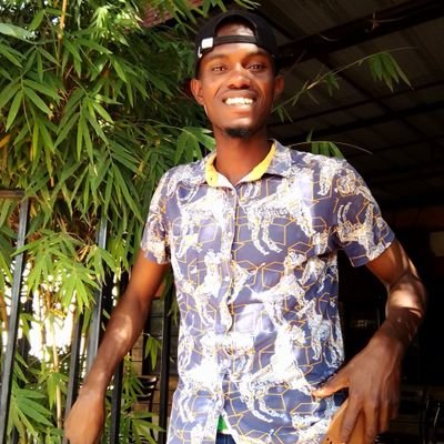 Sila_Kasee's profile picture. MANCHESTER UNITED ⚽🏆
REAL MADRID ⚽🏆.

History Scholar. Security. Good Governance ✊🏾.Huyu ni Mwalimu btw!