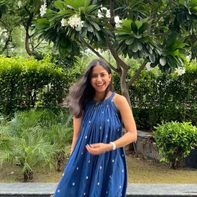 SinghSavit55867's profile picture. Trading is love ❤️!
Option Seller!
Junior Consultant Air India ✈️ 
MBA !
Kanpur 🔁Delhi