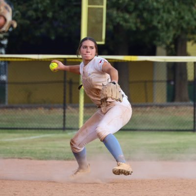 AllieBurnett_15's profile picture. 🎓: ‘30 || GCA softball || Fury Premier 2029 Woodard || shortstop/catcher ||