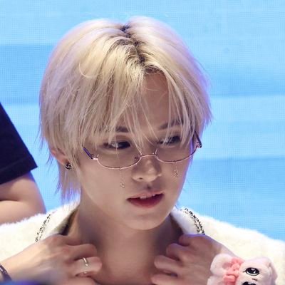 linoknown's profile picture. i often ignore little details for the sake of yaoi and joy
minsung!!!