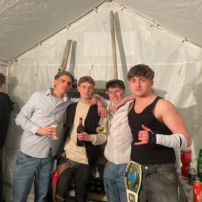 d_hollowbread's profile picture. yids