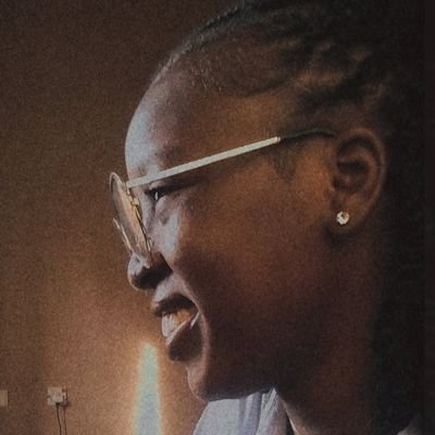 deesayshii's profile picture. C'est la vie 🥂✨️