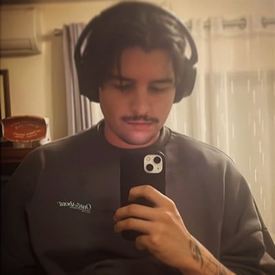 Hcbl9's profile picture. 🇫🇷Professeur d’histoire géographie 🇵🇹