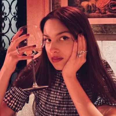 femmesavenue's profile picture. you make me wanna cry in a good way