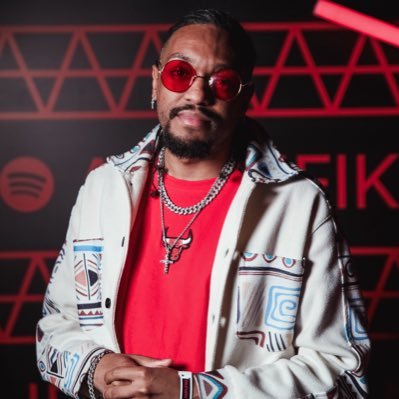 teamcomicss's profile picture. O site mais despojado da cultura pop, nerd e geek, você encontra aqui! Estamos presentes também no Insta, YouTube, Face e Tik Tok: @teamcomics