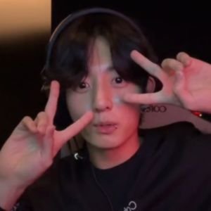 taydaylights2's profile picture. “Allow yourself to take it easy, take it one step at a time” prod. by suga of bts