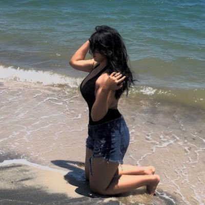 mavielook16's profile picture. keep it up