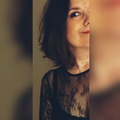 ana7415771's profile picture. Por el progreso, Interiorista, feminista, barcelonesa, autora 

nacida el 4 de Julio