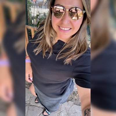 Moniiiin29's profile picture. Looking for paradise🎶🎶. 🗼♥️ 🦋 ✈️. Keep Moving Forward,😍♥️!! Piscolera 🥳