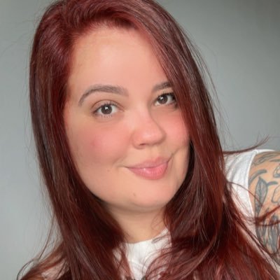 lucianacfeli's profile picture. 