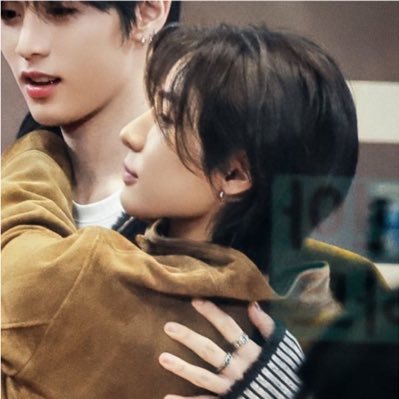 fleurcett's profile picture. reader n' fashion enthusiast ︠❀🥥̰︢𖦹