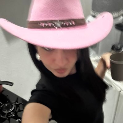 wangtesfayegirl's profile picture. good girls go to heaven and bad girls go everywhere.