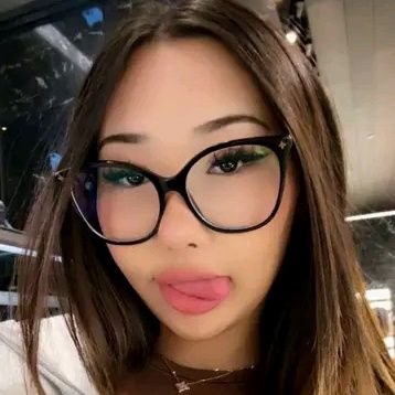 lisalens950's profile picture. Je suis grave chaude 🥵 et disponible immédiatement intéressé dm 🐰