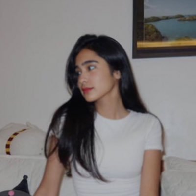 elizavxx's profile picture. for @elizaborromeo_