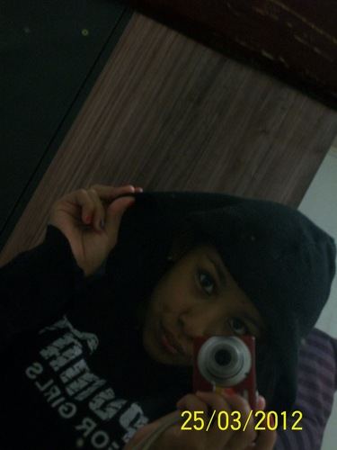 A Garota da Foto
Ciumenta Por Demais
Aquela Que nem é Viciada em Coca ;)
Aquela que tem Cara de Santinha e alma de Capetinha (66'