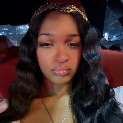 viccs___'s profile picture. KSU alumna ||NOLA⚜|| ig: veecee.are