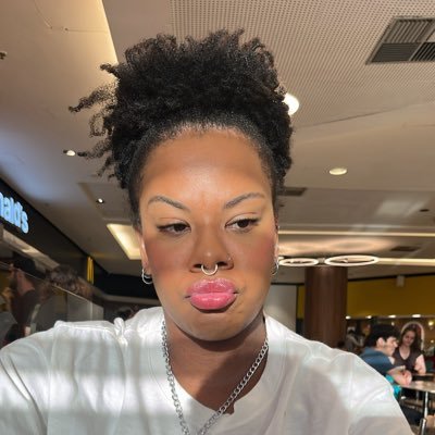 ttsmorg's profile picture. uma mente cansada | 8 ✨