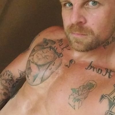 Codypendent87's profile picture. 37 December Capricorn here to get a following and get that paper.