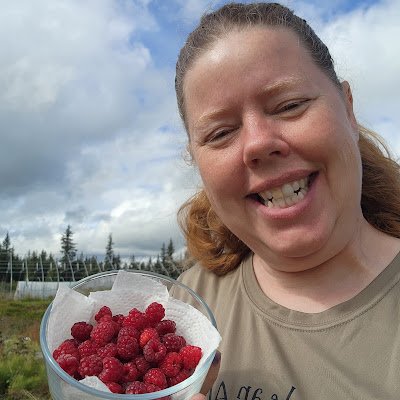 IamKellisWorld's profile picture. Kelli's World helps people be real, grow together, and make positive change - one honest step at a time.