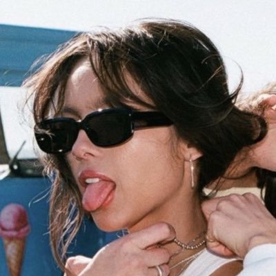 missthisliv's profile picture. 🌸🤍💫. she/her ……………. fan account ………..…………… hell is a teenage girl 💕bellyconrad💕 njd van umich