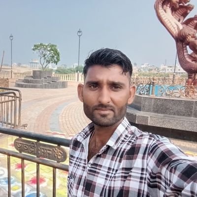 hariommeena_inc's profile picture. तड़प होनी चाहिए, कामयाबी के लिए : सोच तो कोई भी लेता है ✊✊