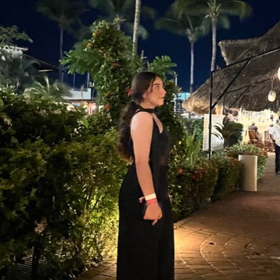 ximenafloressss's profile picture. 