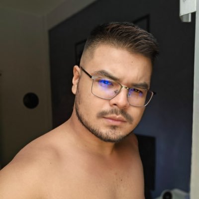 maisumtiago_'s profile picture. respirando fundo e pensando: ai, ai.