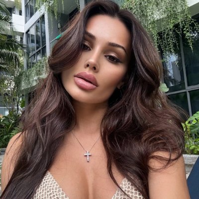 KanikaRawat1206's profile picture. ❤️Love freedom, love life, love sharing🩵Columbia Business School💜Wealth Management