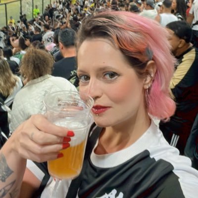 luyaquecusto's profile picture. terapia e twitter é o que o jovem adulto precisa pra sobreviver // ela/she // Vasco da Gama ◤✠◢