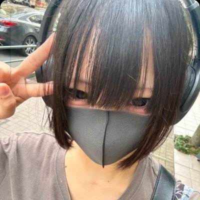 Y6CEWYfmXd17061's profile picture. 